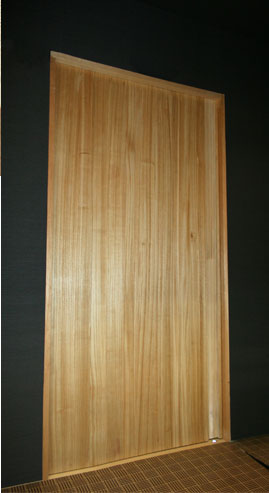 �Ǖi�Ƒe���i�̌��ɂ�